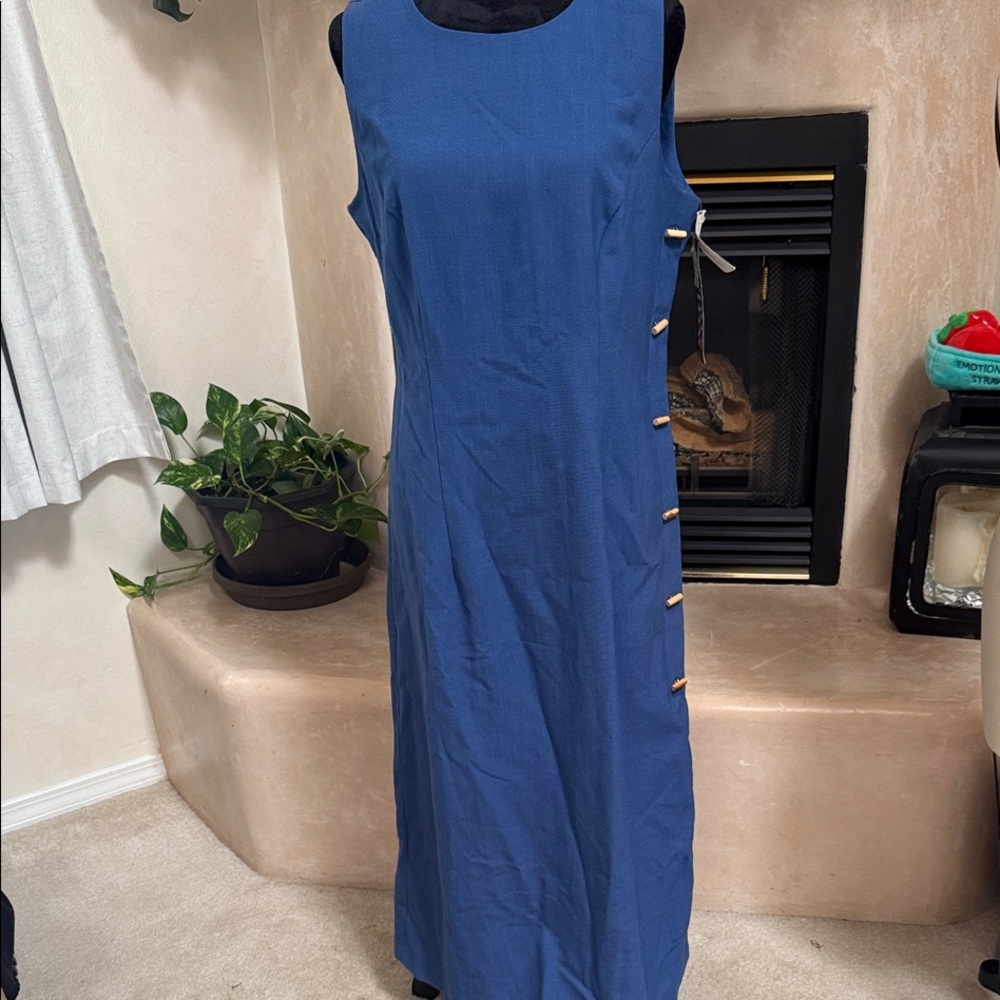 Elegant Blue Maxi Dress with Button Detail